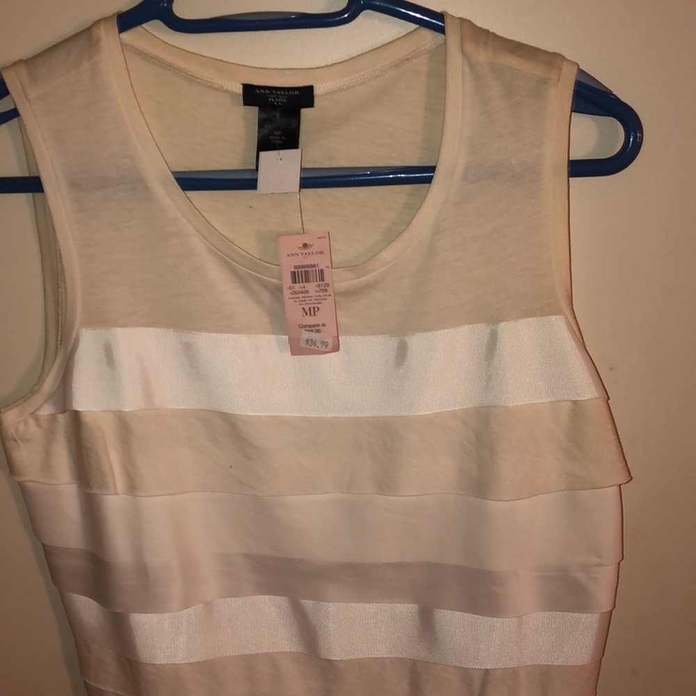 Sleevess shirt
